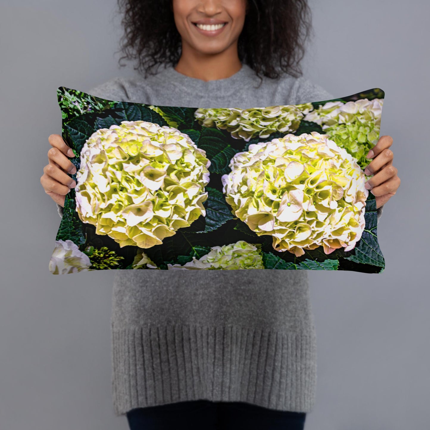 Basic Pillow white flower